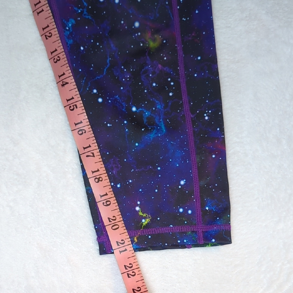 Constantly Varied Gear Women's Galaxy Print Capri Leggings - Picture 3 of 12